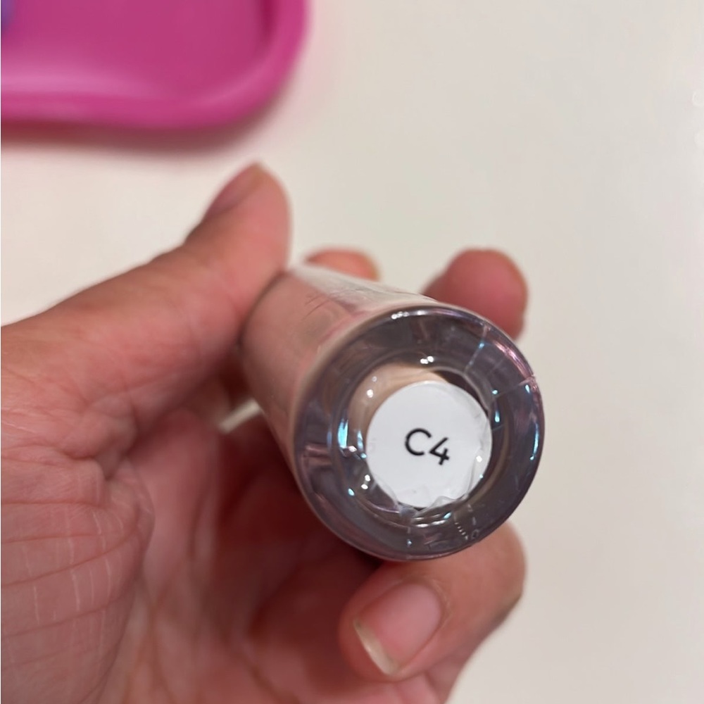 Makeup revolution concealer and foundation - Picture 2 of 4